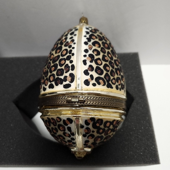 Komozja Family Blown Glass Leopard Jeweled Hinged Egg Christmas Ornament - Picture 7 of 11